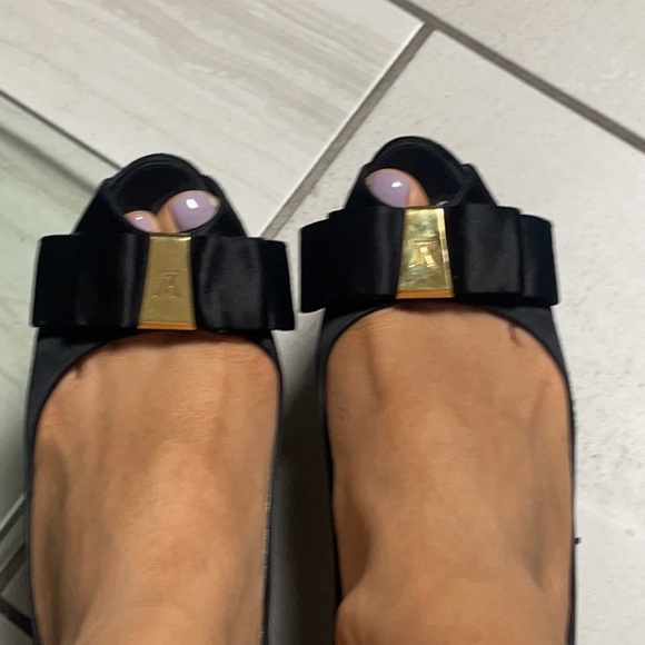 elegant used shoes can be worn with jeans or with appropriately worn dresses/ - Picture 7 of 7